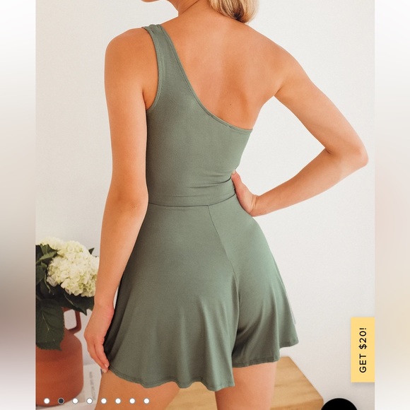 Lulu Romper. NWOT. M. Green. - Picture 2 of 2